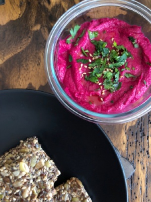 5 seeds crackers and beetroot hummus